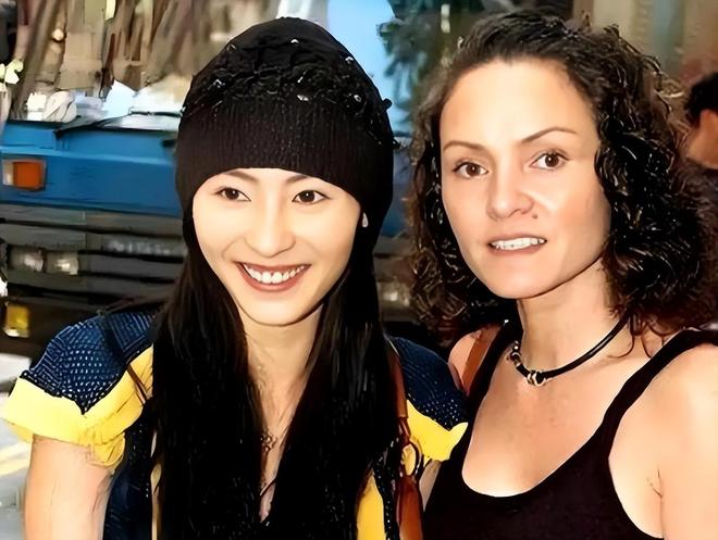 Trương Bá Chi và mẹ Davies Shally