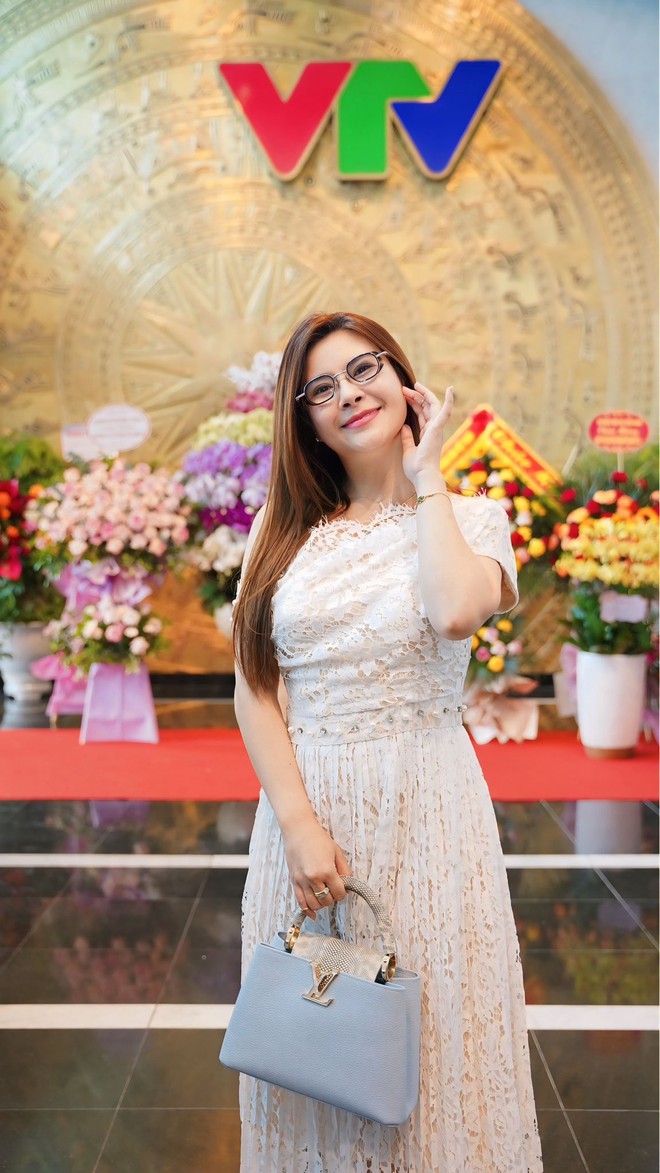 Nhan sắc của diễn viên sinh năm 1975 trước khi can thiệp dao kéo