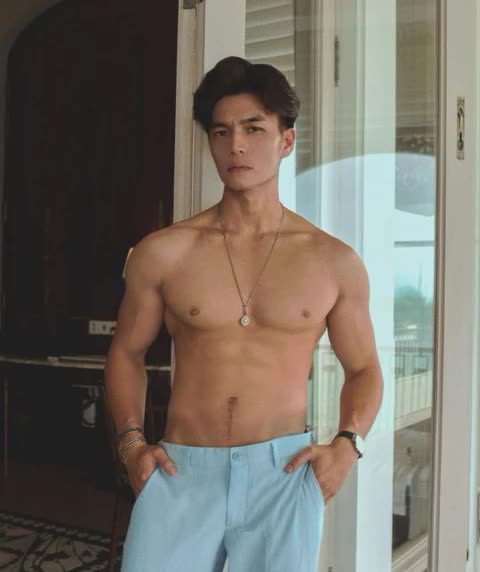 Hình ảnh bố bỉm Huy Trần