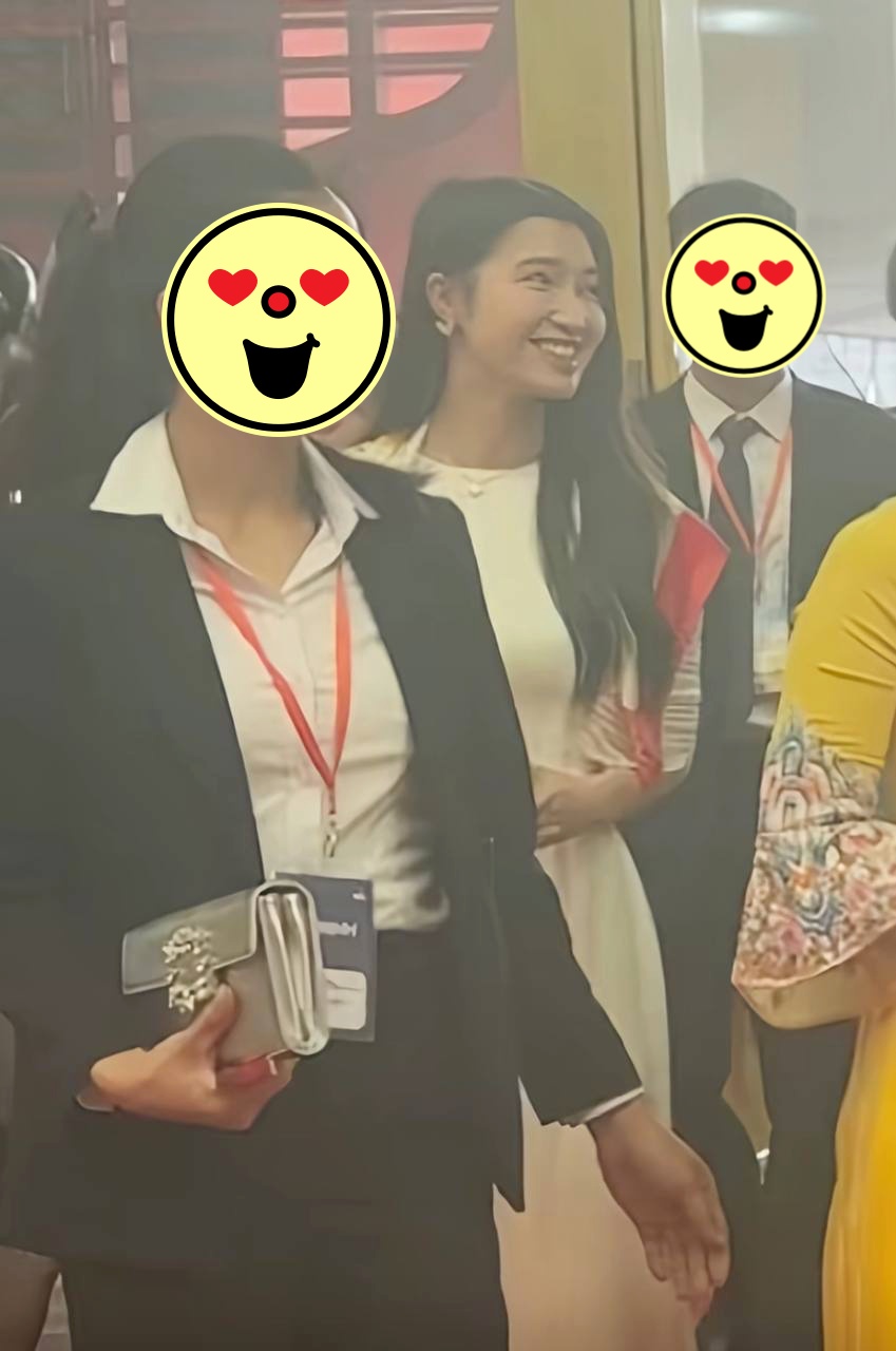 Á hậu Phương Nhi vui vẻ bên mẹ chồng