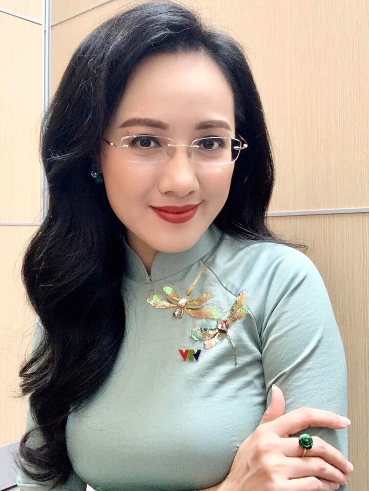 Chân dung BTV Hoài Anh