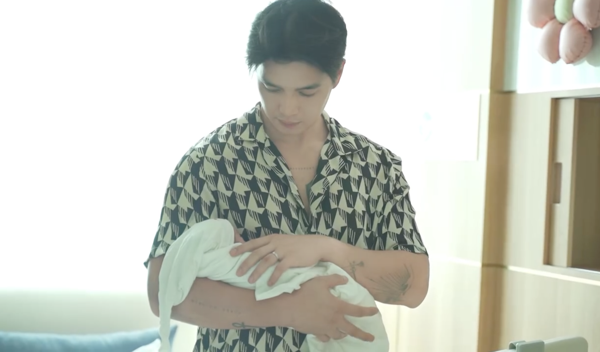 Chuẩn bị vật dụng cho con gái