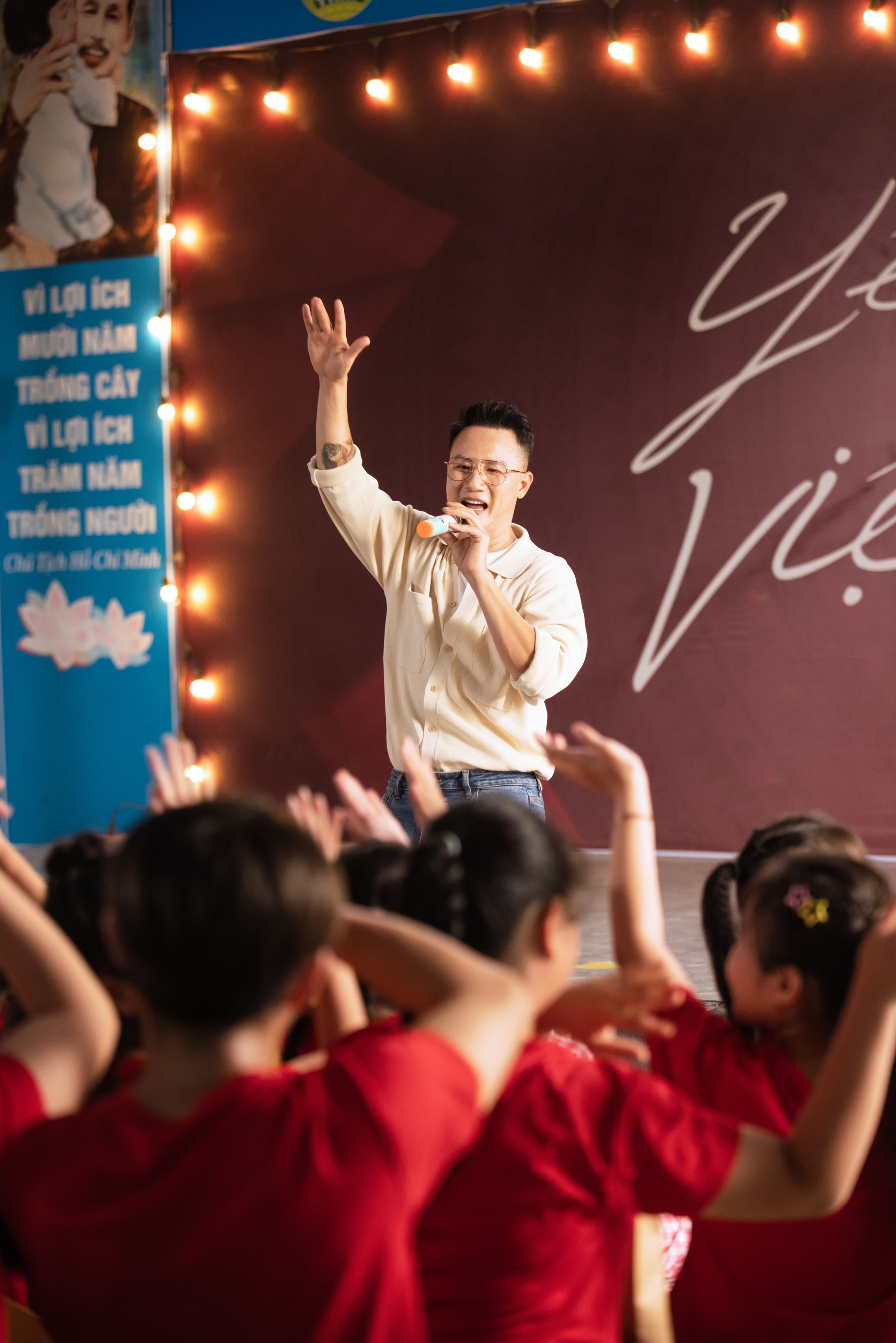 MV Yêu nụ cười Việt Nam có hình ảnh gần gũi và lan tỏa