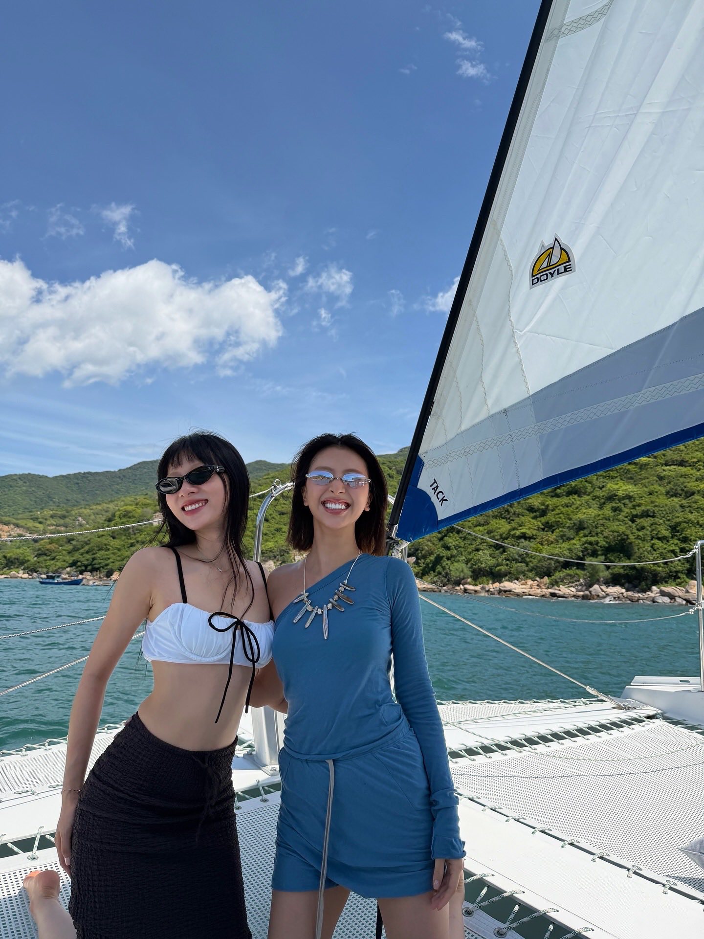 Visual và body nổi bật trong khung cảnh thiên nhiên