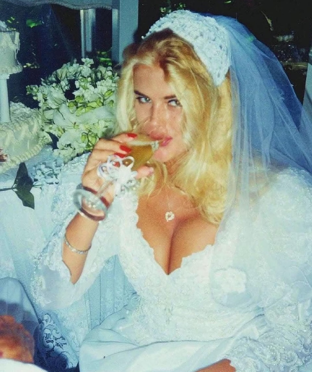 Hình ảnh Anna Nicole bên người chồng giàu có