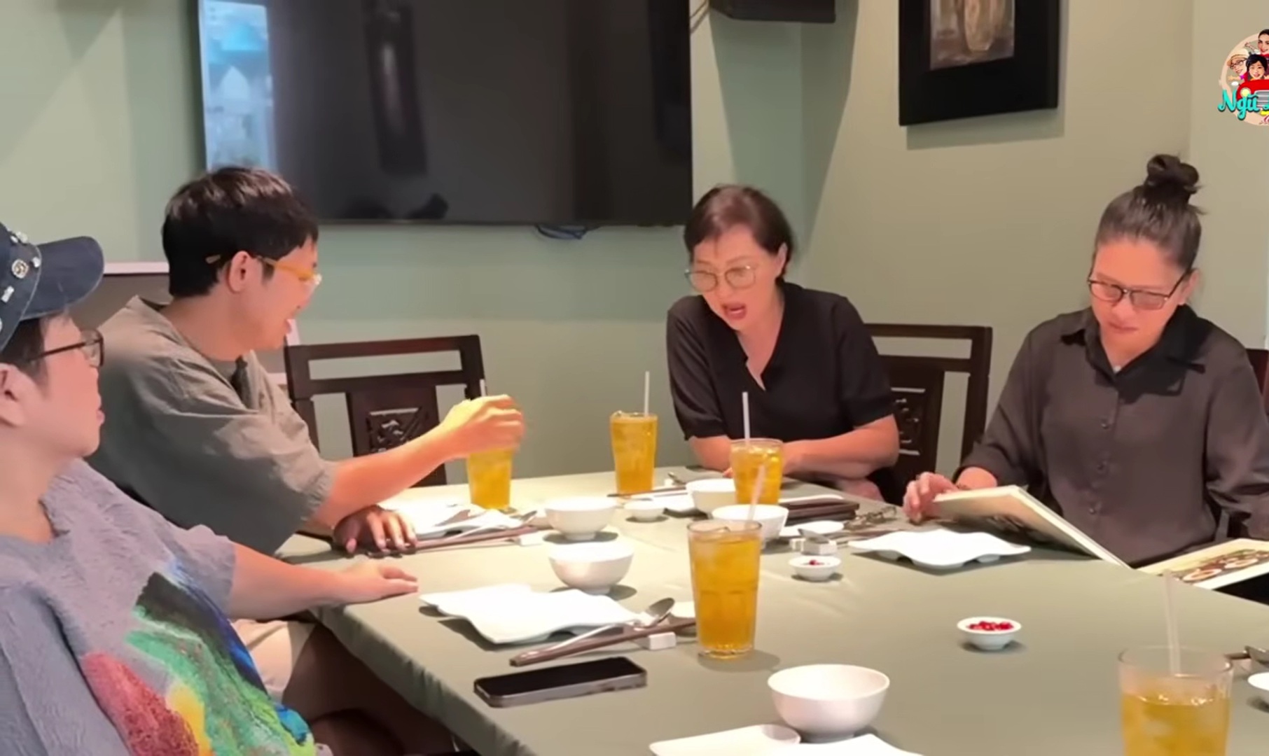 Các nghệ sĩ nhóm Ngũ Long Du Ký