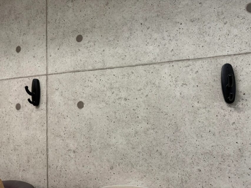 Camera ngụy trang móc áo tinh vi