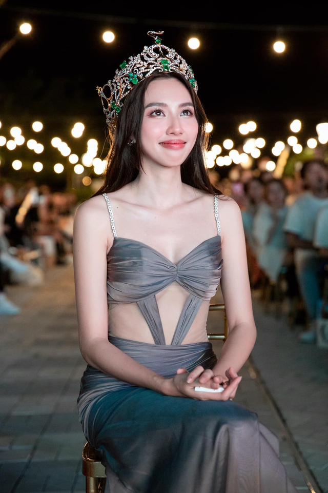 Hiện tại, tổ chức Miss Grand International vẫn chưa có thông báo mới liên quan đến ngôi vị của Hoa hậu Thuỳ Tiên sau ồn ào Kera