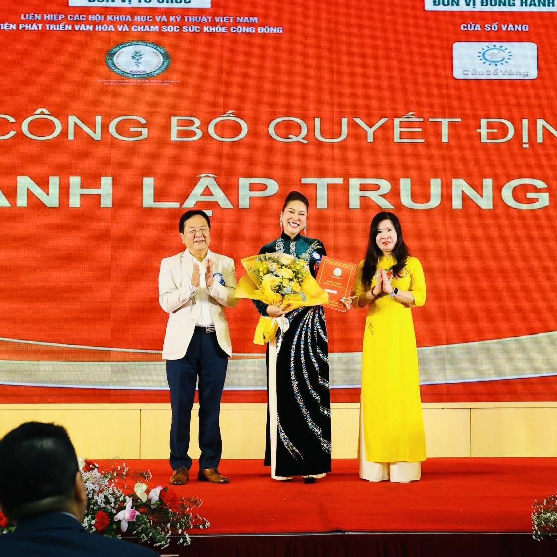 Phi Thanh Vân tại lễ bổ nhiệm Phó Viện trưởng