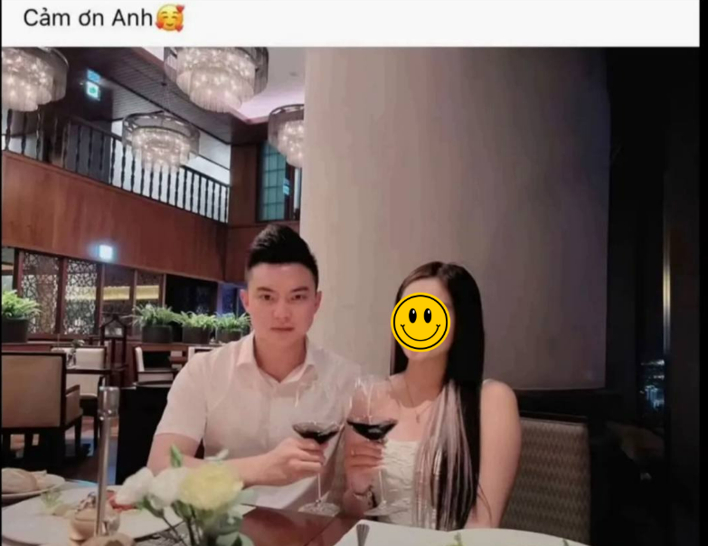 Ảnh tài khoản K.T đăng hình ảnh thân thiết của chồng Đỗ Hà