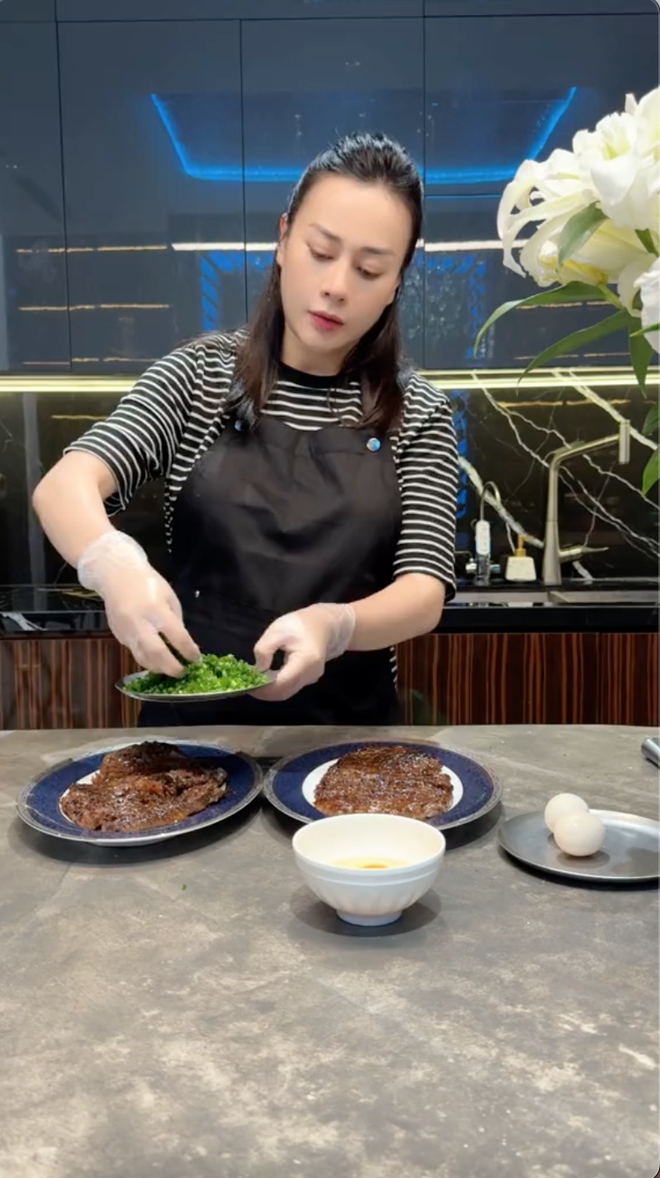 Bò Wagyu do Phương Oanh chế biến