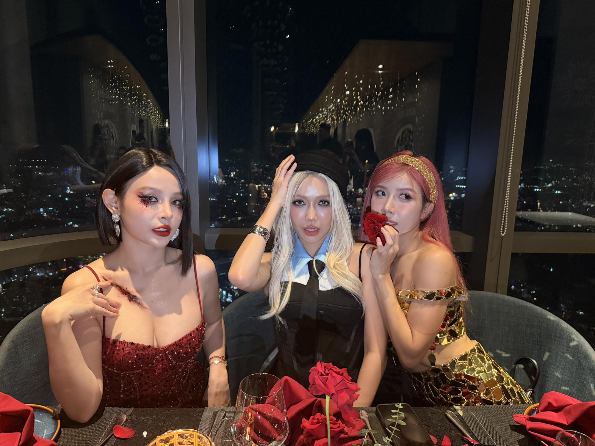 Huyền Baby hóa thân thành nữ ma cà rồng quyến rũ