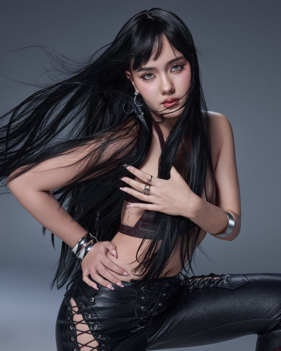 Hình ảnh thường ngày của Denise gây sốt cộng đồng mạng