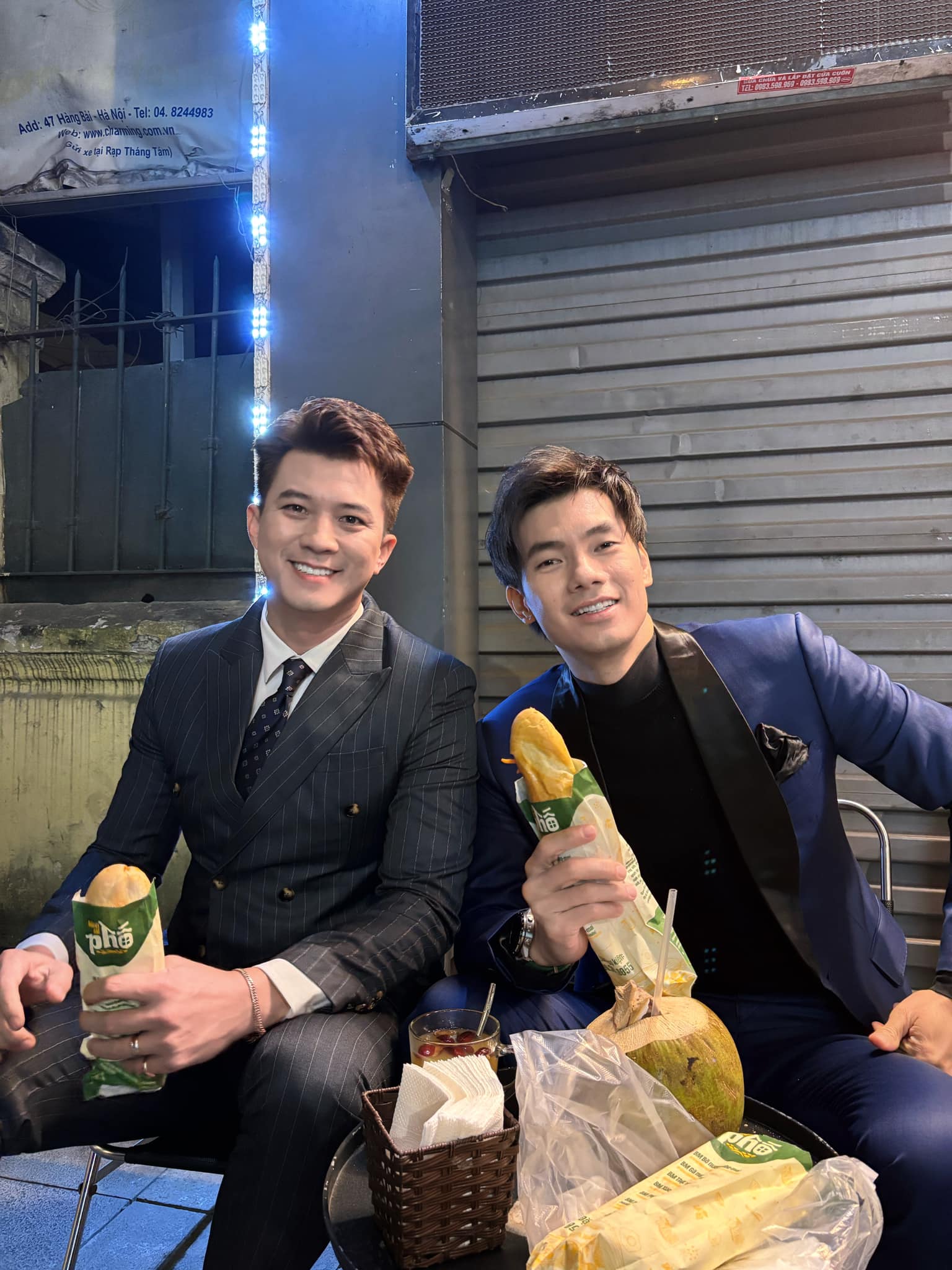 Hà Việt Dũng thu hút fan nữ qua phong cách và nụ cười Nụ cười xinh và gu thời trang giúp Hà Việt Dũng được yêu thích khi đóng vai tổng tài