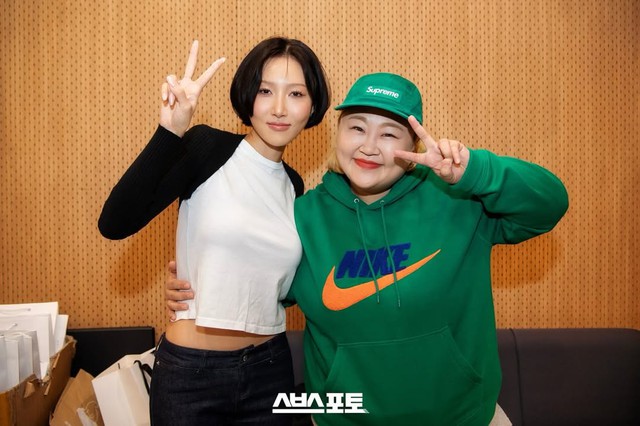 Hwasa chia tay bạn trai doanh nhân