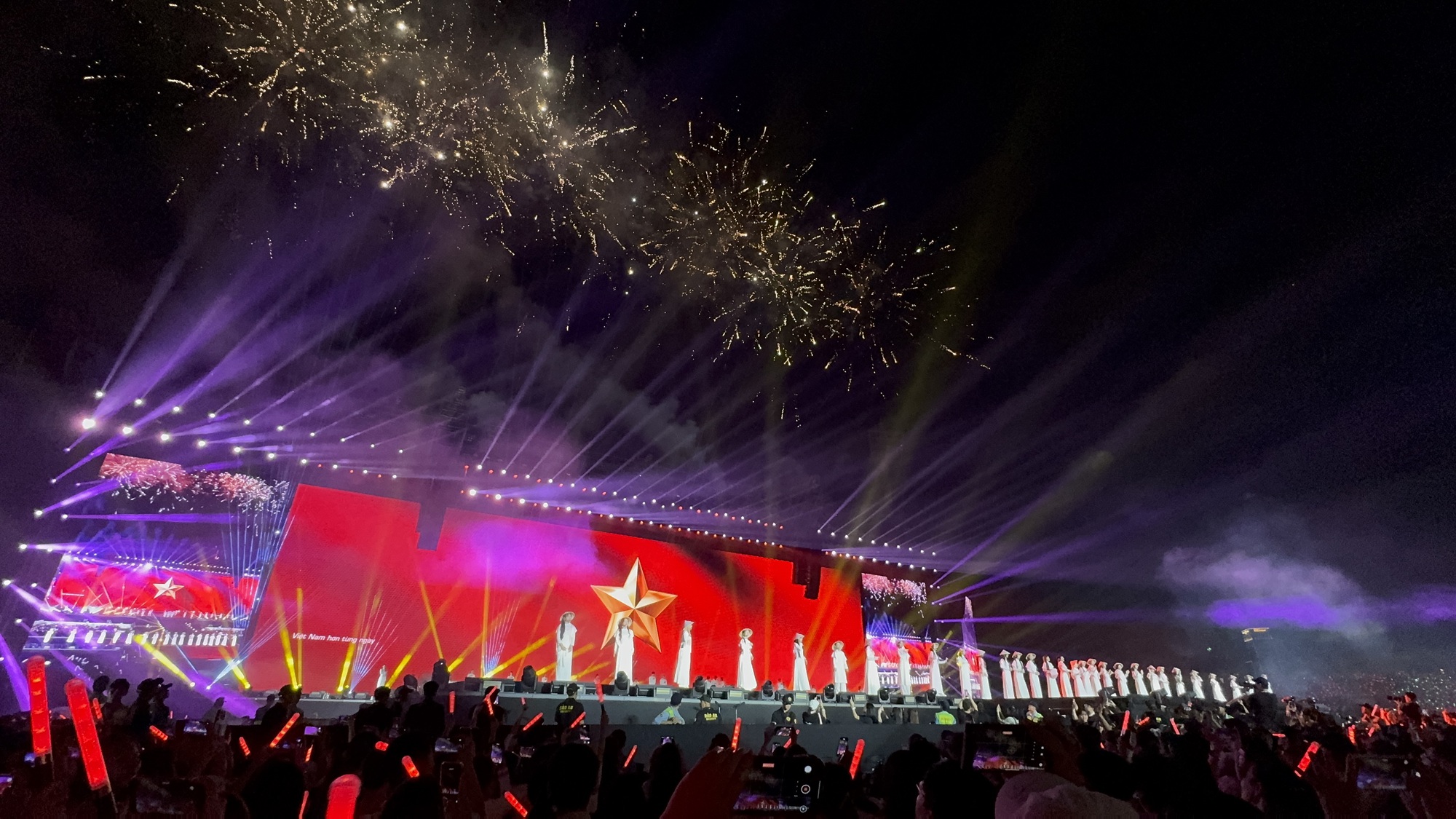 Khán giả hào hứng tại concert