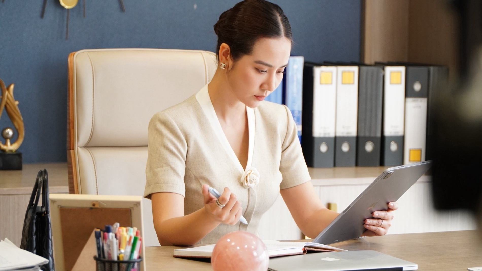 Huyền Lizzie trong vai Ngân - Cách Em 1 Milimet Huyền Lizzie với vai Ngân trong phim