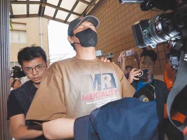 Chiếc điện thoại đưa gần 50 sao hạng A vào trại giam- Ảnh 3. Chiếc điện thoại đưa gần 50 sao hạng A vào trại giam- Ảnh 3.