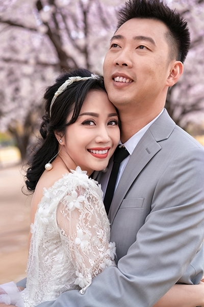 Diễn viên Ốc Thanh Vân lên xe hoa với ông xã Trí Rùa vào tháng 10/2008