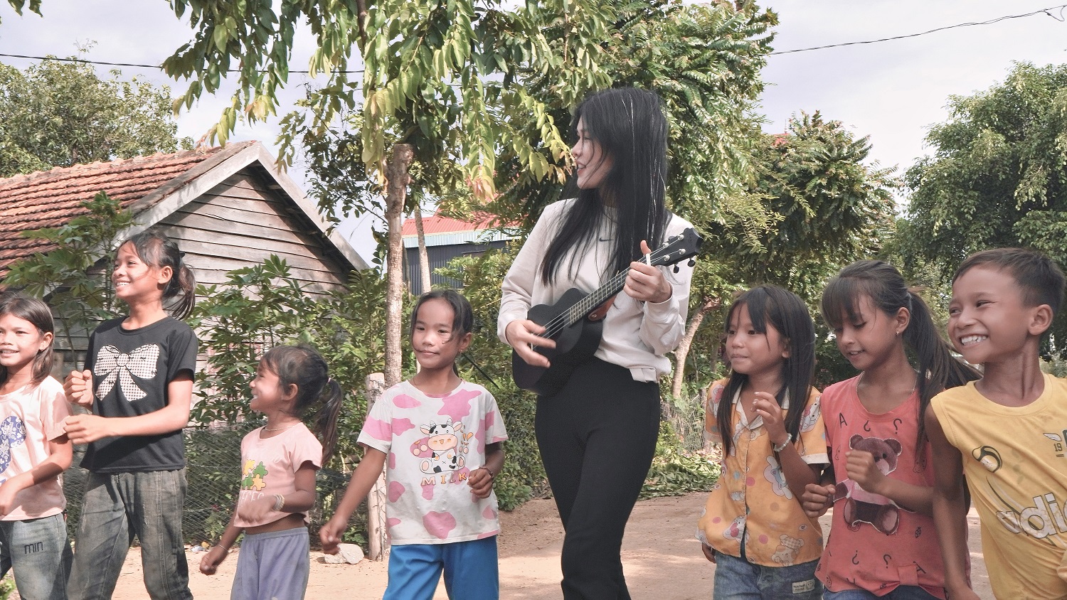 Khoảnh khắc tự nhiên trong MV Trẻ Vùng Cao