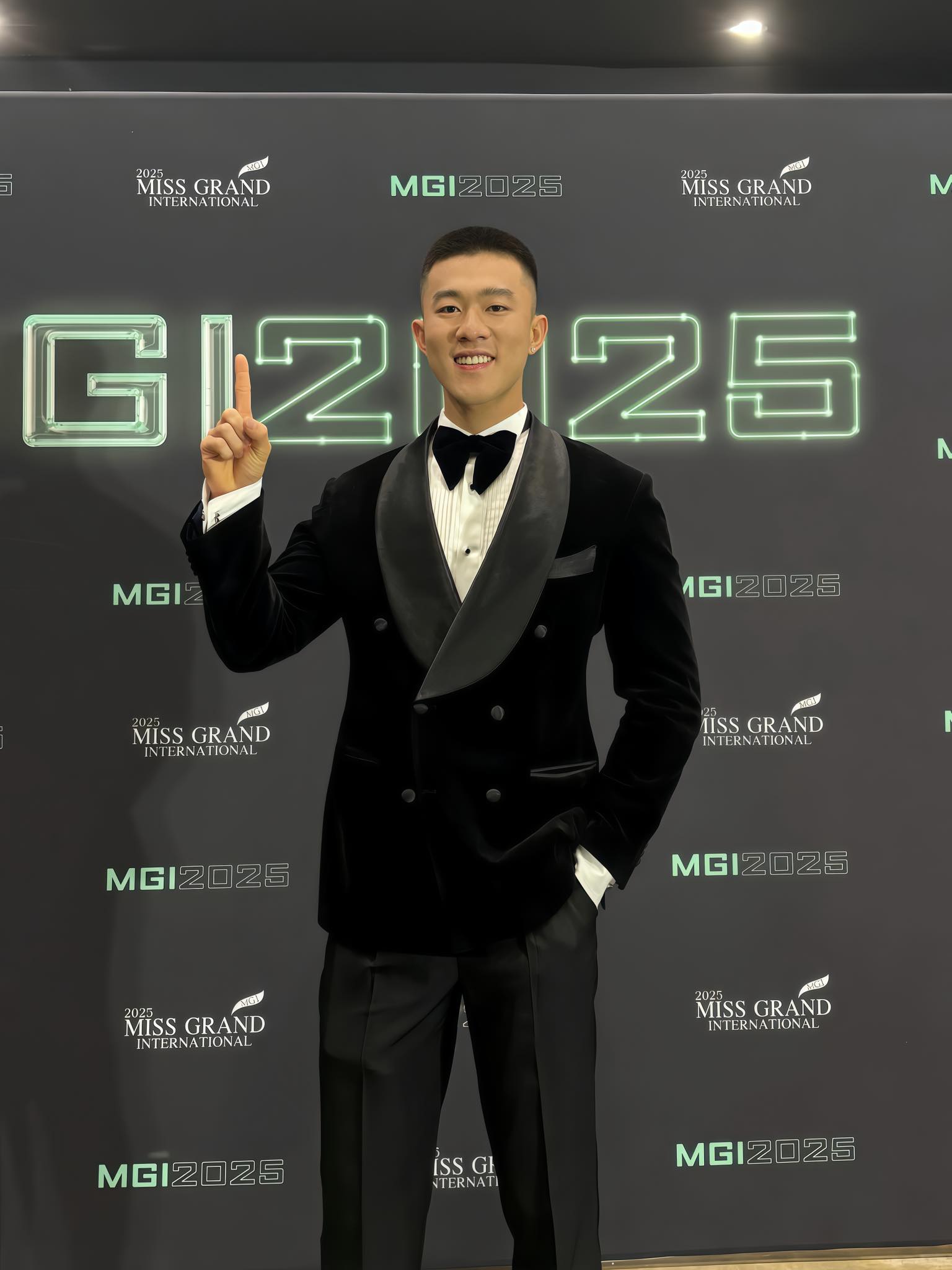 Nam người mẫu cũng quay trở lại với công việc, tham gia các sự kiện giải trí