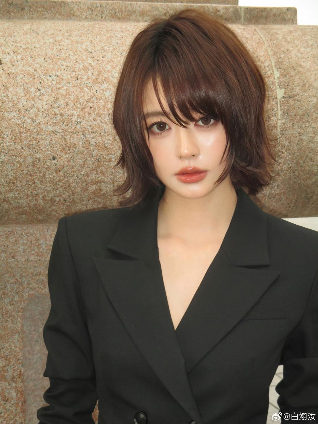 Mỹ nhân đang viral khắp Trung Quốc vì mắt to như 'hột xoàn 50 carat'- Ảnh 5. Bình luận của cư dân mạng về đôi mắt nổi bật