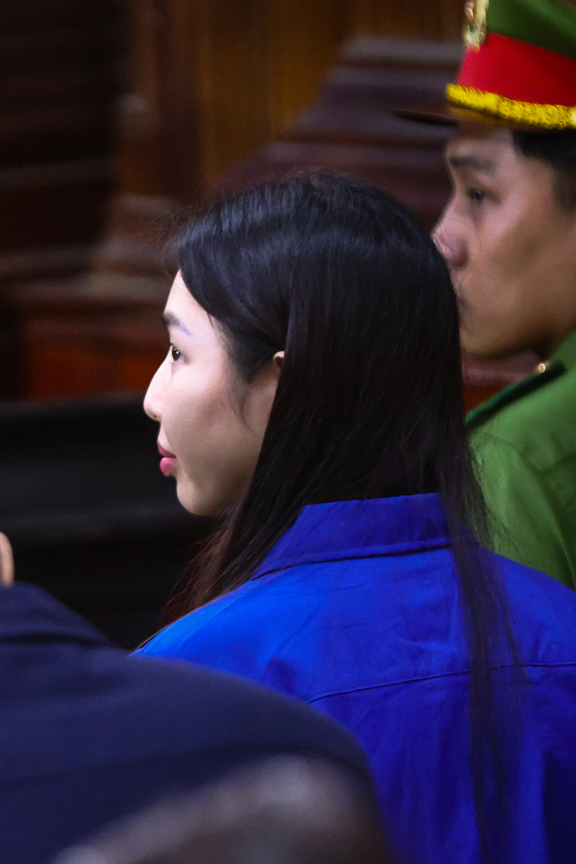 Thuỳ Tiên lộ mặt khi khai báo