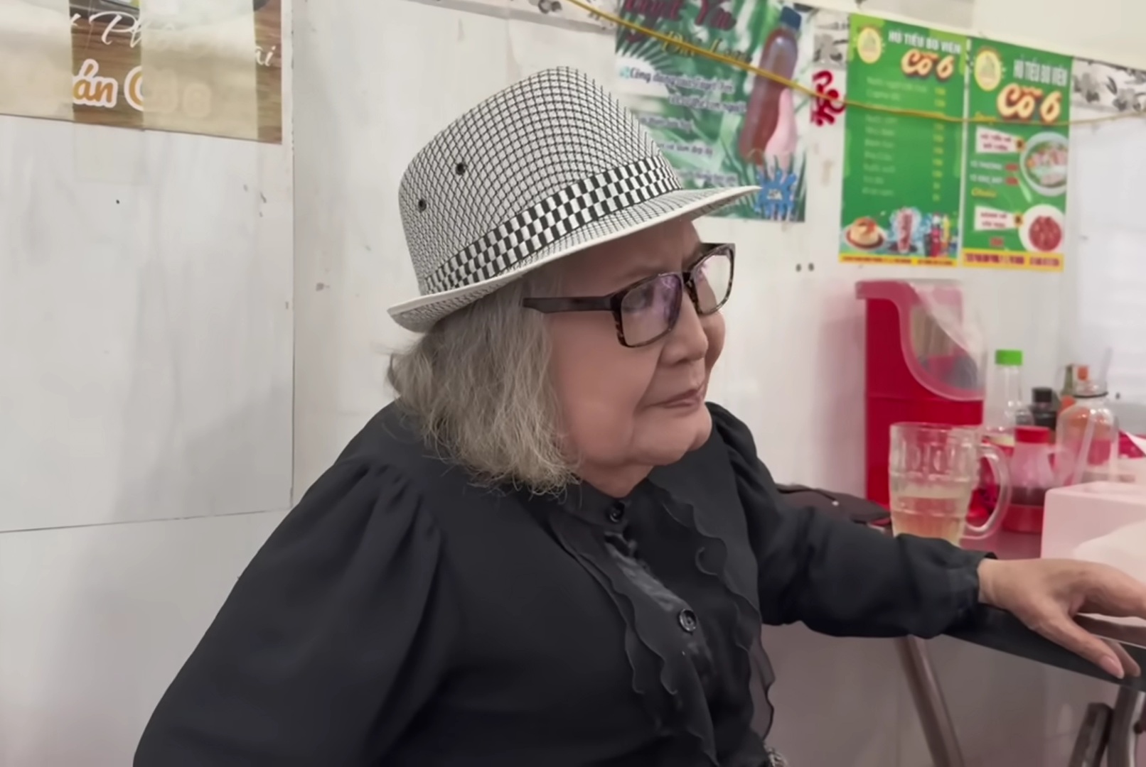 Gặp mặt nghệ sĩ Diệu Hiền với gia đình Vũ Linh