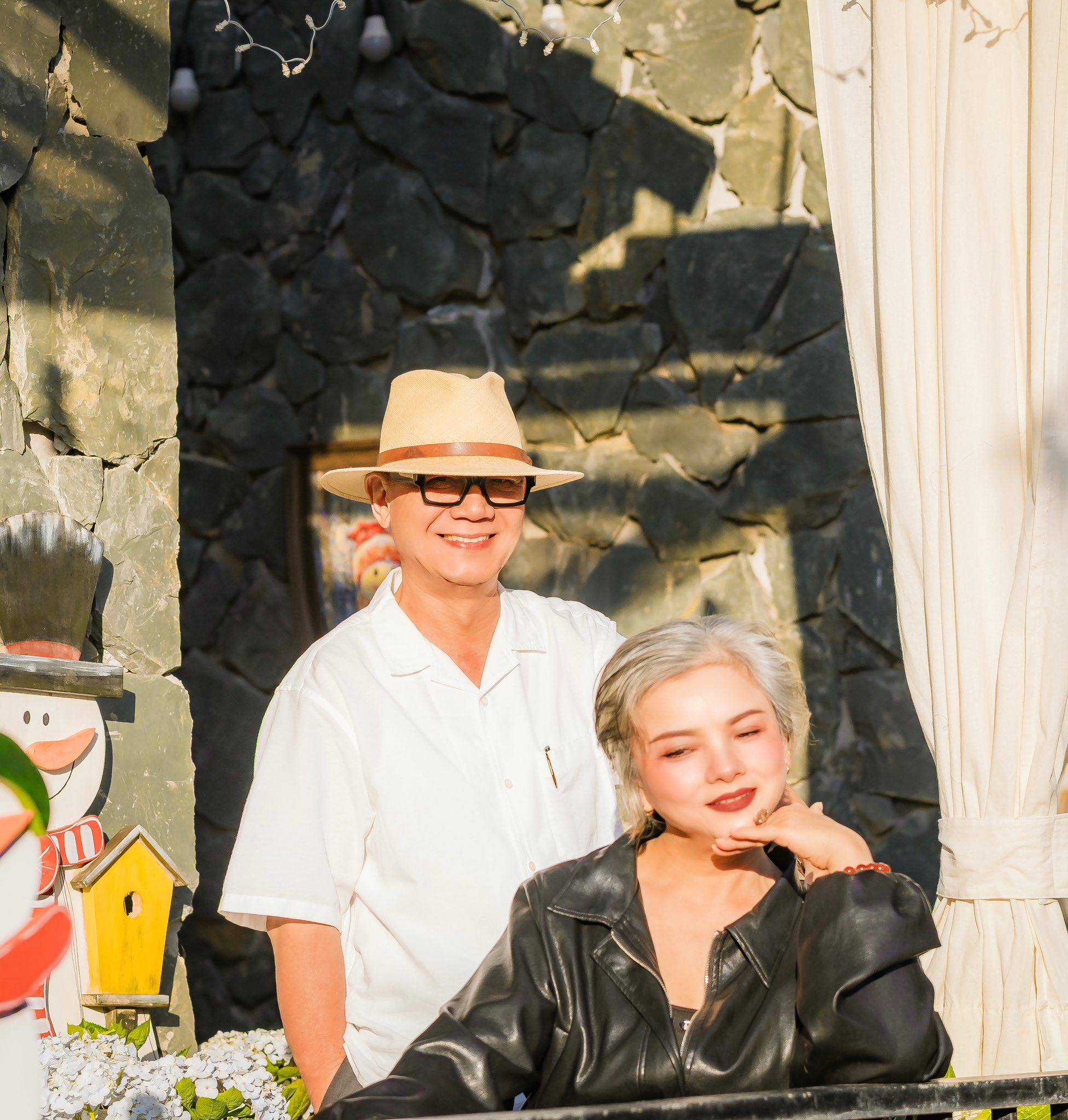 Cặp đôi nghệ sĩ tình cảm bên nhau