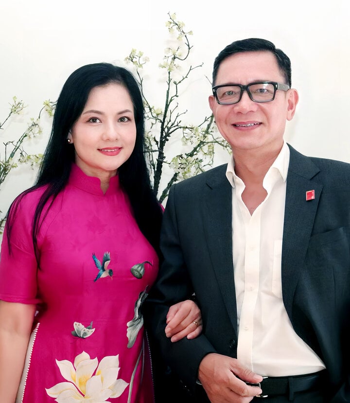 NSND Thu Quế và NSƯT Phạm Cường bên nhau