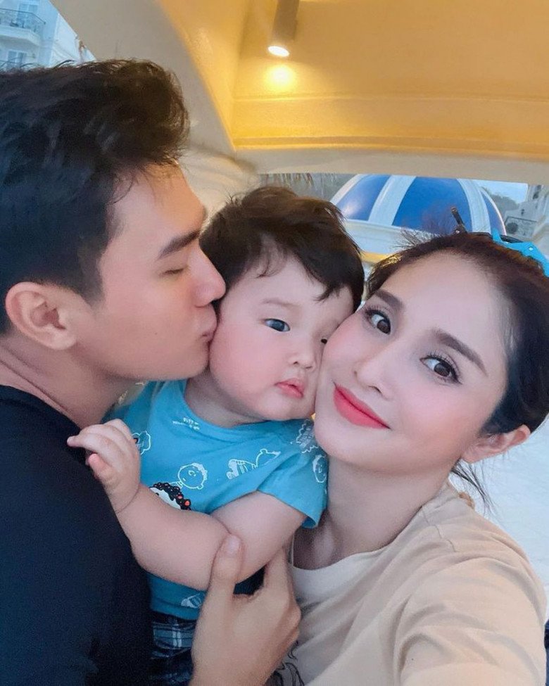 Mối quan hệ tốt đẹp giữa vợ chồng Hai vợ chồng bên nhau vui vẻ