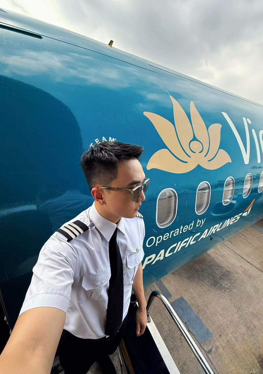 Phúc Nhân tập trung trên trường quay