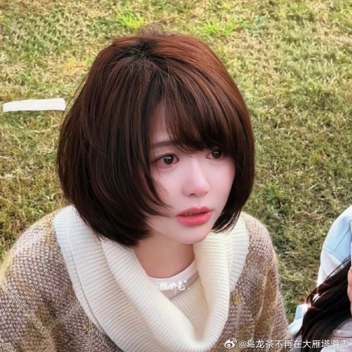 Mỹ nhân đang viral khắp Trung Quốc vì mắt to như 'hột xoàn 50 carat'- Ảnh 2. Gương mặt xinh đẹp của mỹ nhân