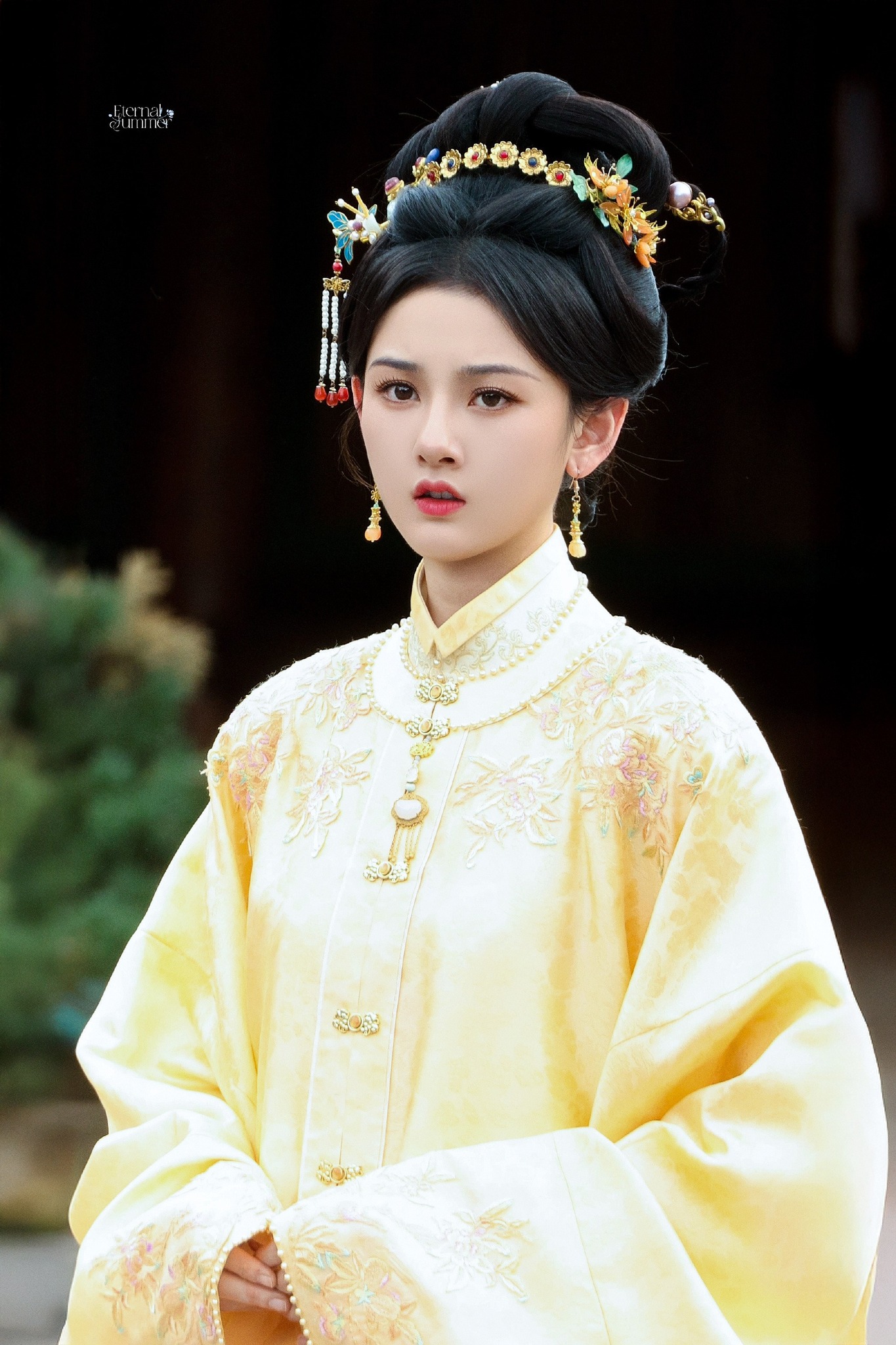 Tạo hình đỉnh cao năm 2025 của Tống Tổ Nhi