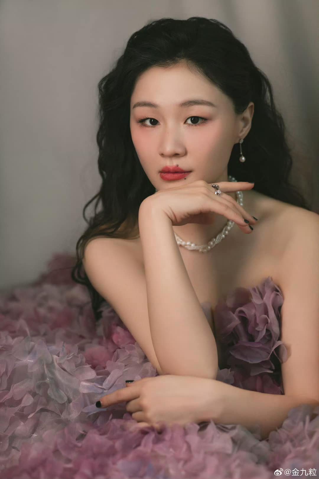 Vương Gia Vệ và Tần Văn bình phẩm khiếm nhã về Kim Tĩnh