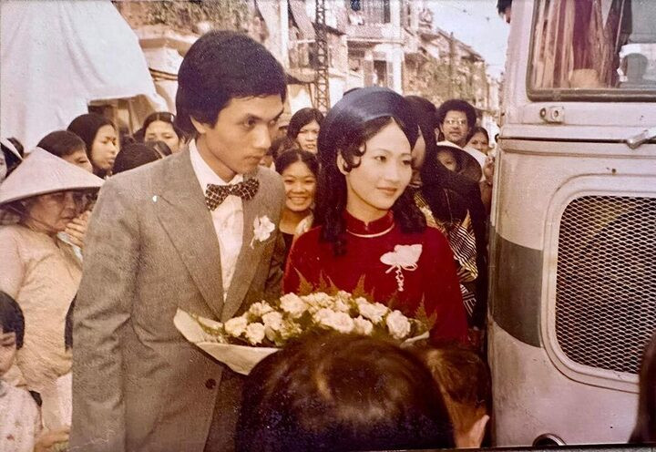 Hôn lễ có ảnh màu đầu tiên tại Hà Nội Không gian đám cưới giản dị, có ảnh màu đầu tiên