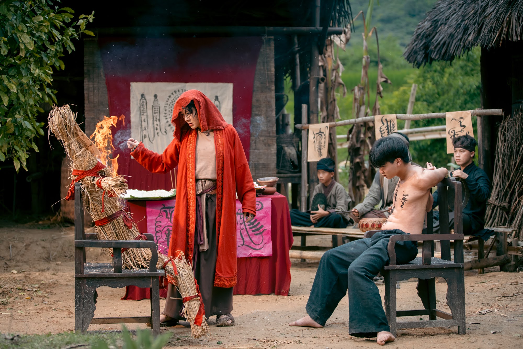 Phim Đèn Âm Hồn đạt doanh thu lớn nhưng bị chê về chất lượng