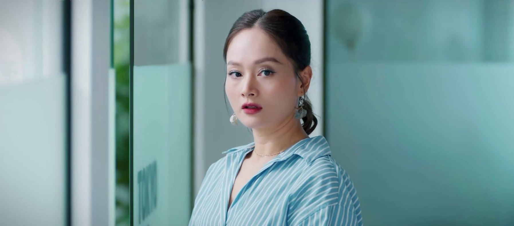 Lan Phương quá hợp làm tiểu tam- Ảnh 12. Phụ kiện sang trọng của Lan Phương