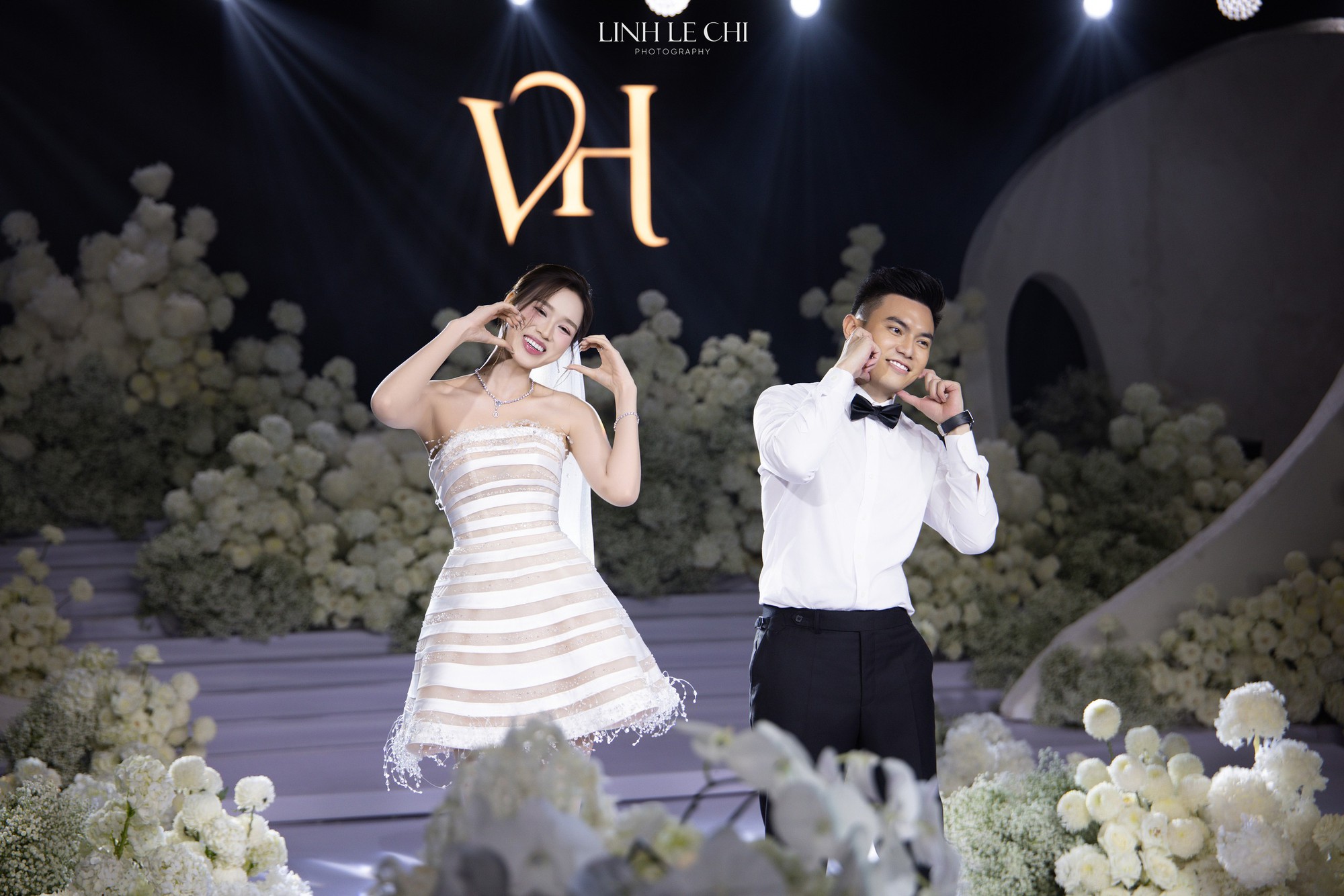 Hoa hậu Đỗ Hà và chồng thiếu gia Viết Vương trong ngày cưới