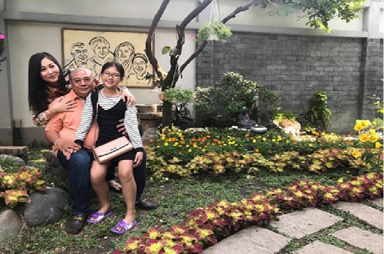 Gia đình NSND Hồng Vân trong biệt thự