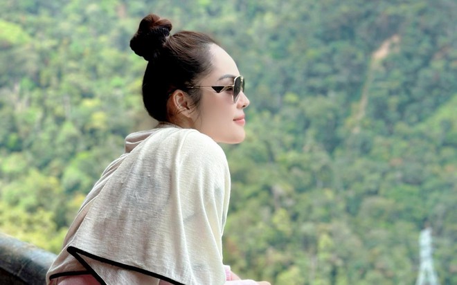 Dương Cẩm Lynh trong thời điểm khó khăn Diễn viên Dương Cẩm Lynh buồn bã