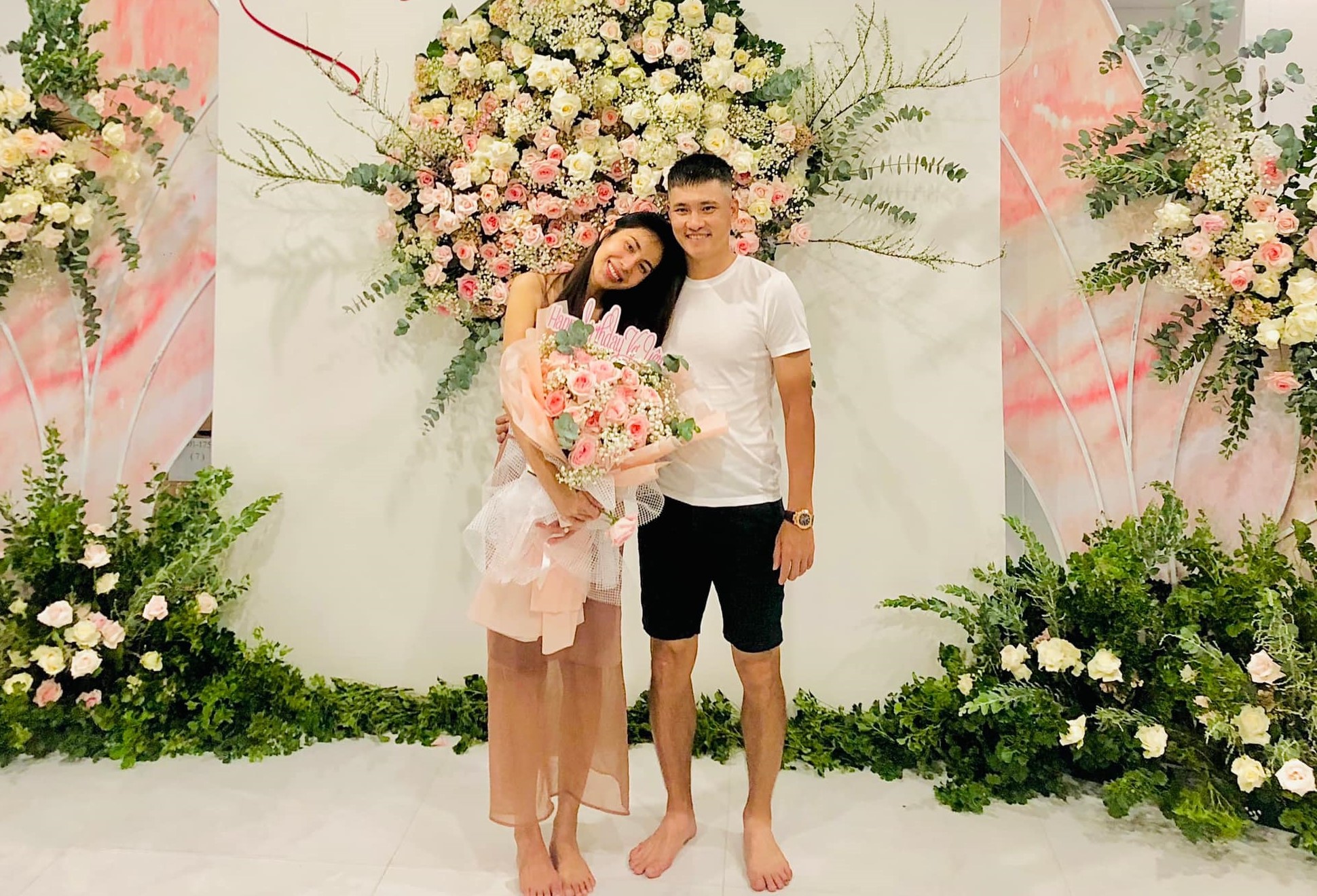 Vì sao Công Vinh ra nông nỗi này? - Ảnh 9. Cặp đôi Thuỷ Tiên - Công Vinh