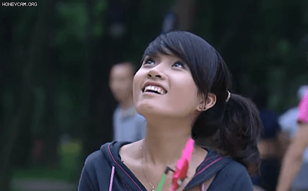 Phía sau những cú biến mất khỏi showbiz Việt của hội “hồng nhan bạc tỷ”- Ảnh 4. Linh Kute từng rất nổi tiếng với Bước Nhảy Xì Tin