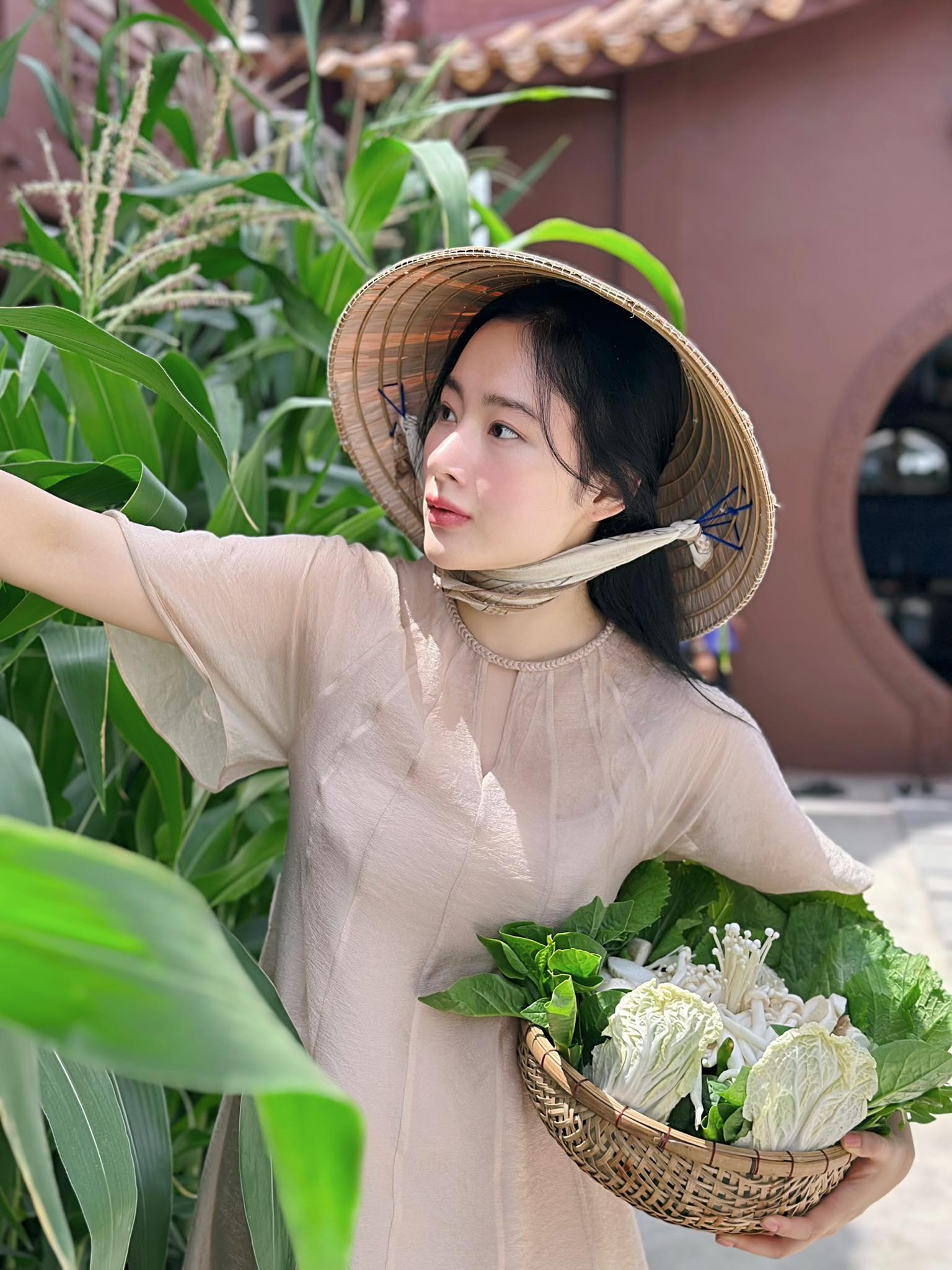 Angela Phương Trinh thay đổi phong cách rõ rệt khi tái xuất Angela Phương Trinh phong cách mới mạnh mẽ