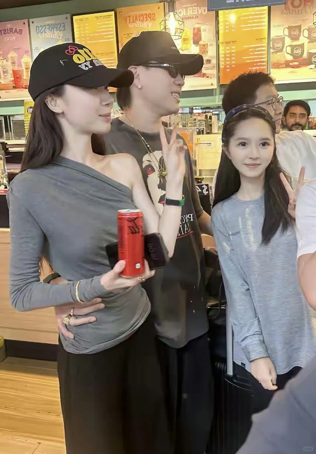 Bằng chứng hé lộ mối quan hệ bí mật của Hồ Ngạn Bân Hồ Ngạn Bân hẹn hò với Vương A Lý