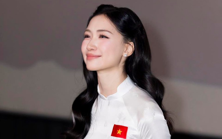 Hòa Minzy chuyển khoản số tiền lớn giúp đỡ đồng bào