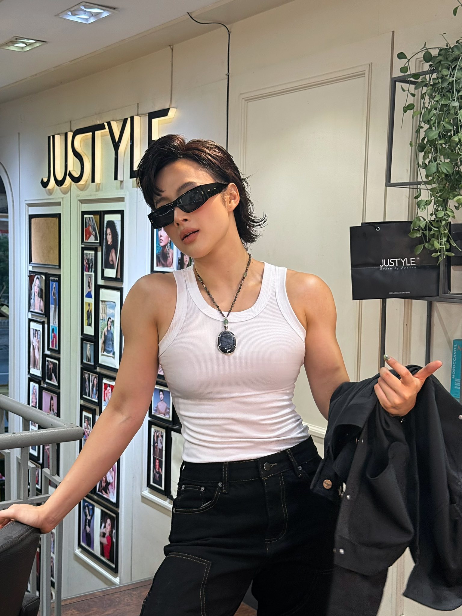 Ảnh do Angela Phương Trinh tự đăng tải trên MXH Angela Phương Trinh đăng ảnh trên mạng xã hội