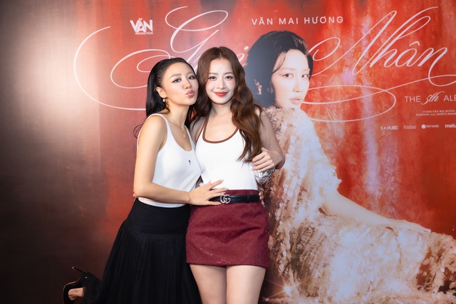 Văn Mai Hương cùng Chi Pu