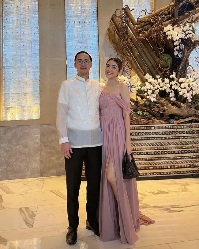 Hà Tăng giữ im lặng trên MXH nhưng vẫn có mặt