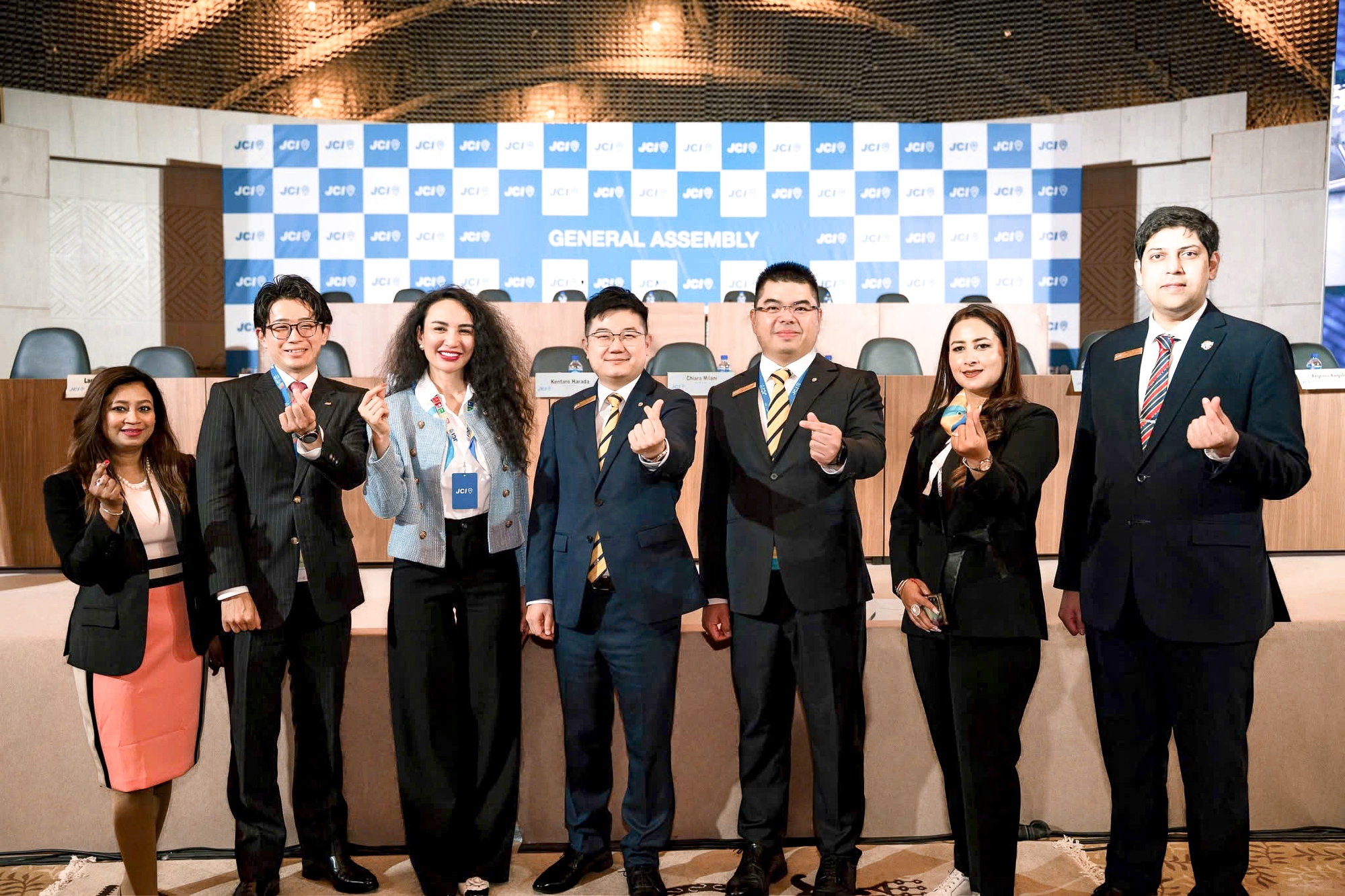 Hoa hậu Ngọc Diễm trong buổi họp báo